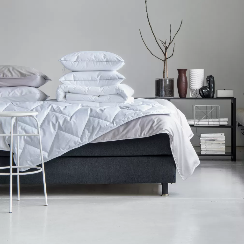Hotel continental bed